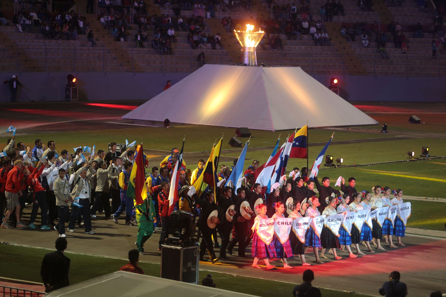 TRUJILLO,PERÚ-NOVIEMBRE 30.Clausura de los XVII Juegos Bolivarianos.Foto: ANDINA/Jack Ramón