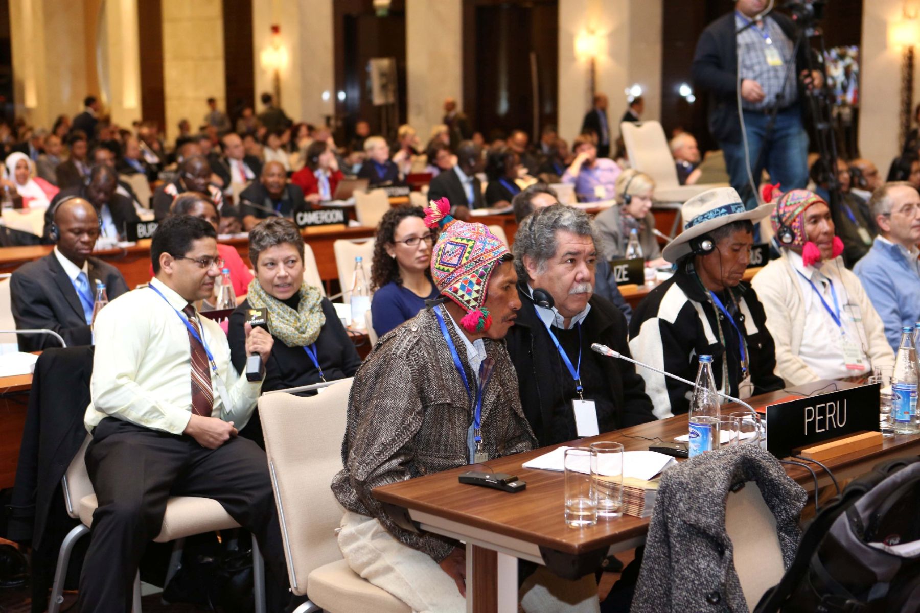 Delegación peruana en reunión de la Unesco en la ciudad de Bakú, Azerbaiyán.