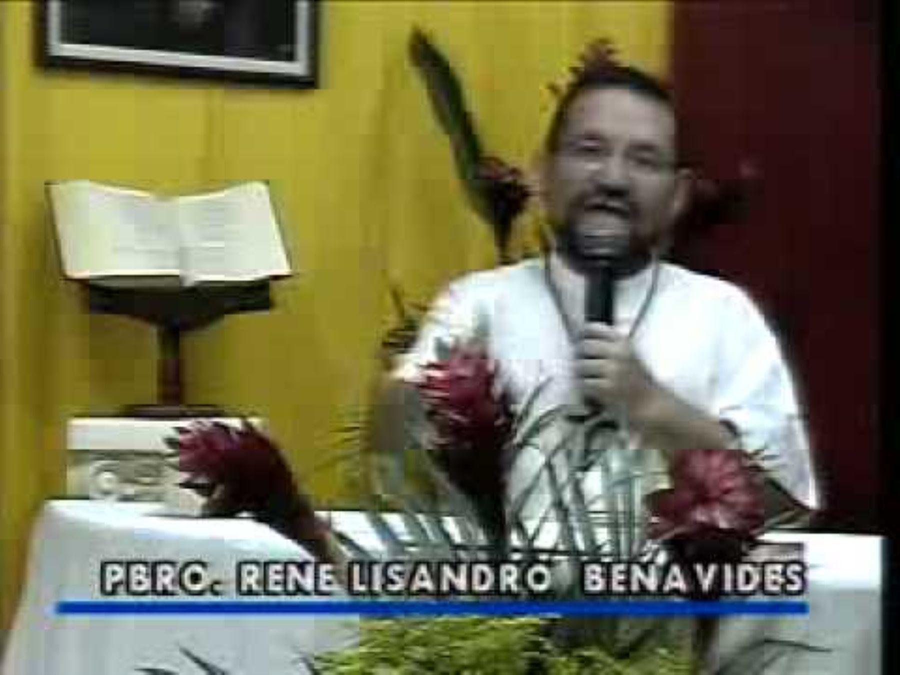 En Youtube puede observarse sermones de René Benavides Rivé, acusado de pedofilia por el Vaticano.