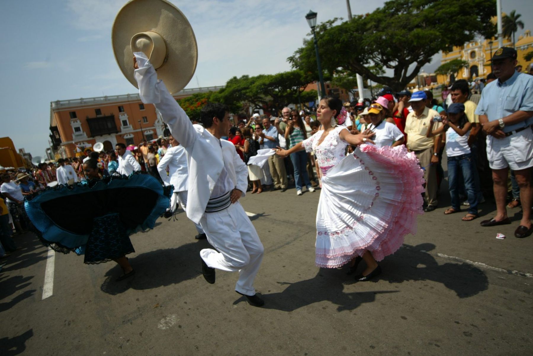 The Marinera is a Peruvian courtship dance, originally from the northern coastal areas of Peru, but now popular all over the country.