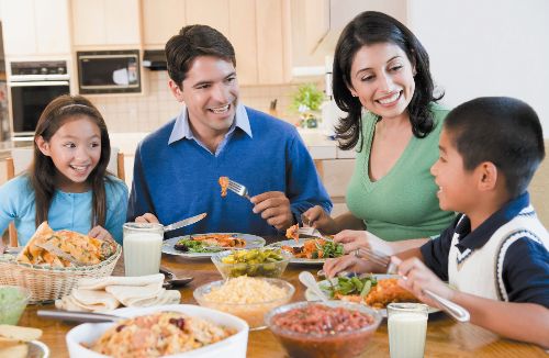 Minsa impulsa la adopción de hábitos alimentarios saludables y sostenibles que mejoren el bienestar integral de la población y la prevención de diferentes enfermedades como la obesidad, la diabetes e hipertensión arterial. Foto: ANDINA/Difusión