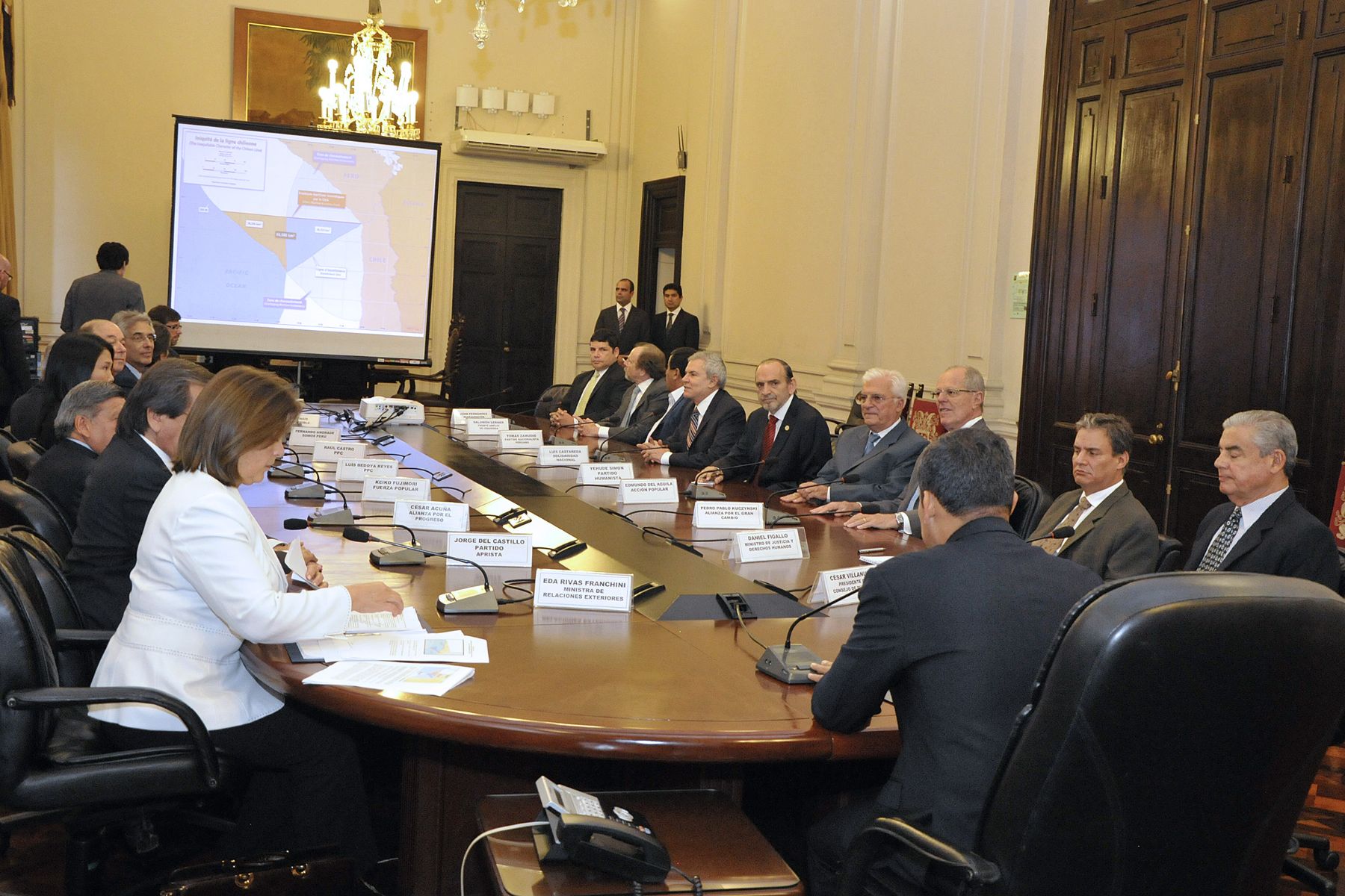 LIMA. 17 DE ENERO. Jefe de Estado sostiene reunión con líderes políticos para informarles sobre la agenda de trabajo del Poder Ejecutivo frente al próximo fallo de la Corte de La Haya. 

Foto: ANDINA/Prensa Presidencia