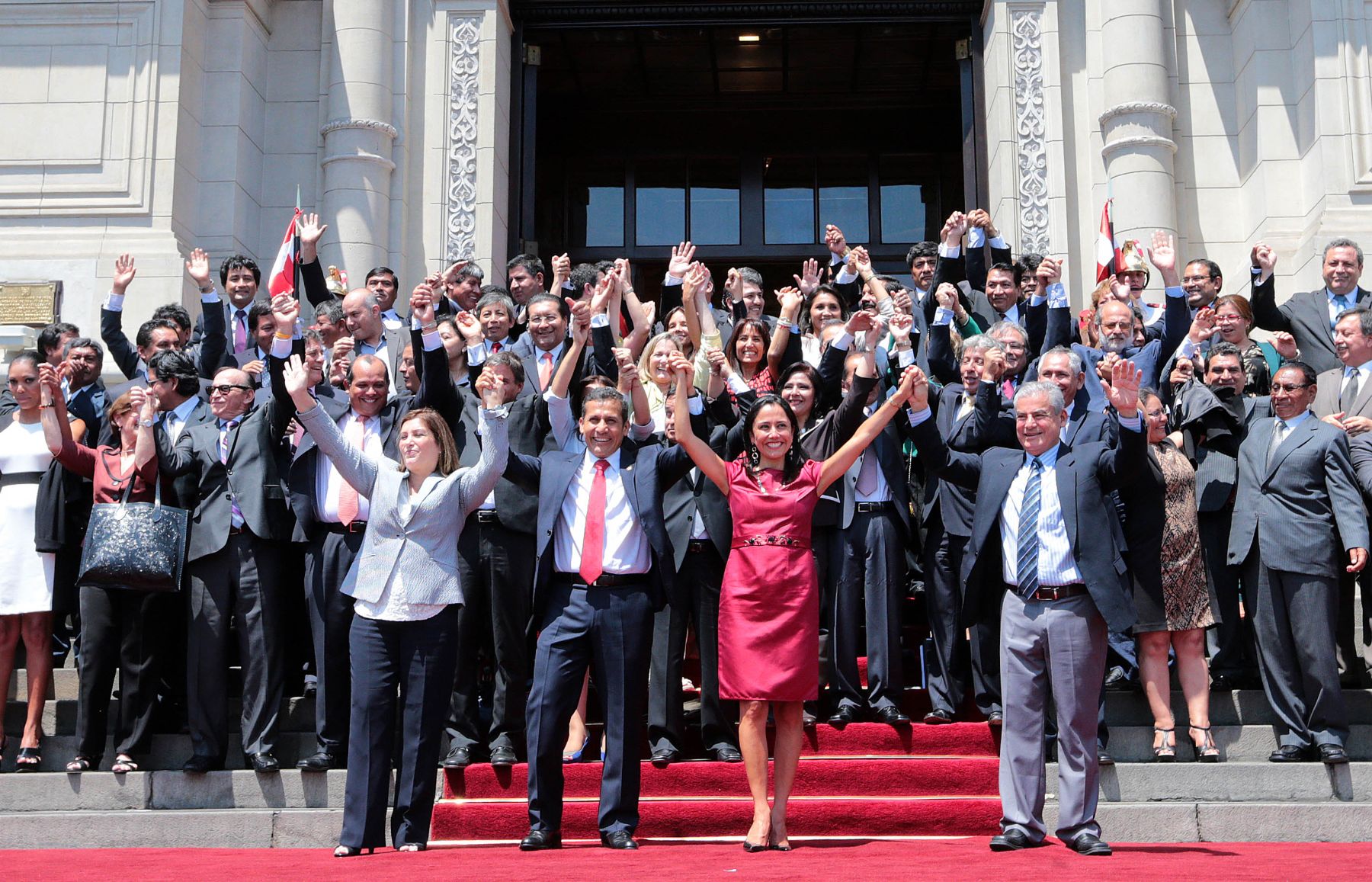 LIMA. 27 DE ENERO. Presidente Ollanta Humala, emite discurso en el Patio de Honor de Palacio de Gobierno, acompañado de congresistas de la República, ministros de Estado, y principales autoridades de la nación junto al pueblo peruano, luego de sentencia de la Corte Internacional de Justicia de la Haya.Foto:ANDINA/Carlos Lezama