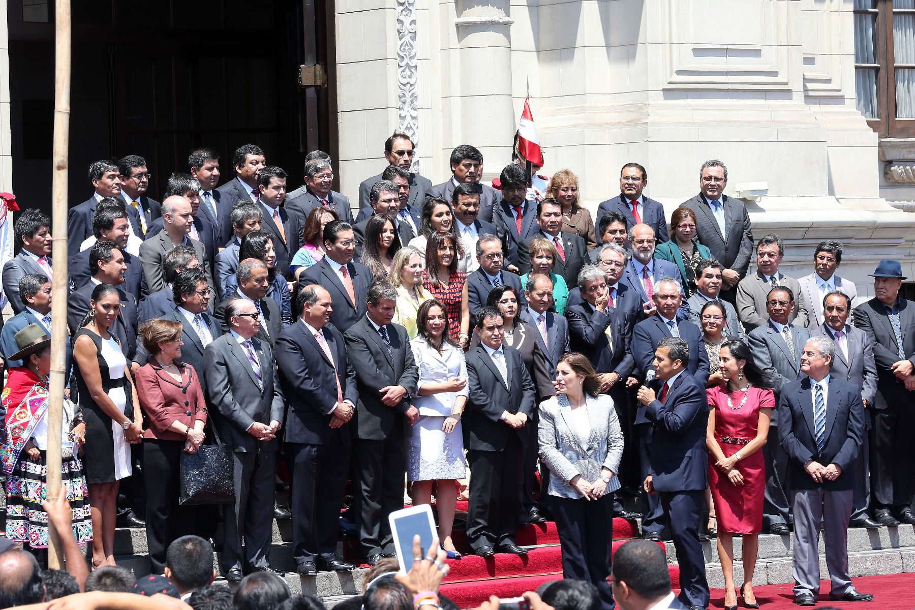 LIMA. 27 DE ENERO. Presidente Ollanta Humala, emite discurso en el Patio de Honor de Palacio de Gobierno, acompañado de congresistas de la República, ministros de Estado, y principales autoridades de la nación junto al pueblo peruano, luego de sentencia de la Corte Internacional de Justicia de la Haya.
Foto:ANDINA/Prensa Presidencia