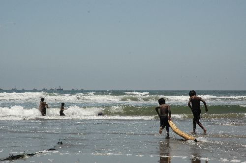 La caleta de Santa Rosa, en Lambayeque, alberga una hermosa playa que atrae el interés de los visitantes. Foto: ANDINA/archivo.