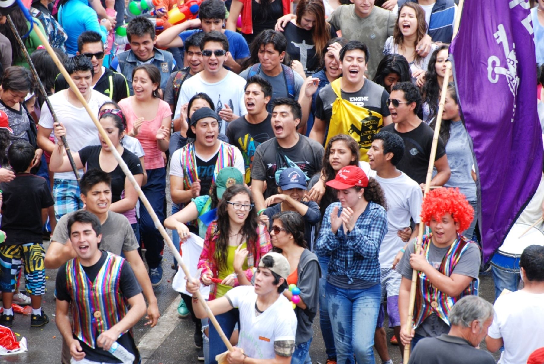 Se inició tradicional carnaval de Cajamarca con participación de numerosos barrios.