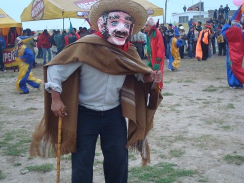 Arequipeños piden que el Carnaval Loncco Caymeño sea declarado Patrimonio Cultural de la Nación.