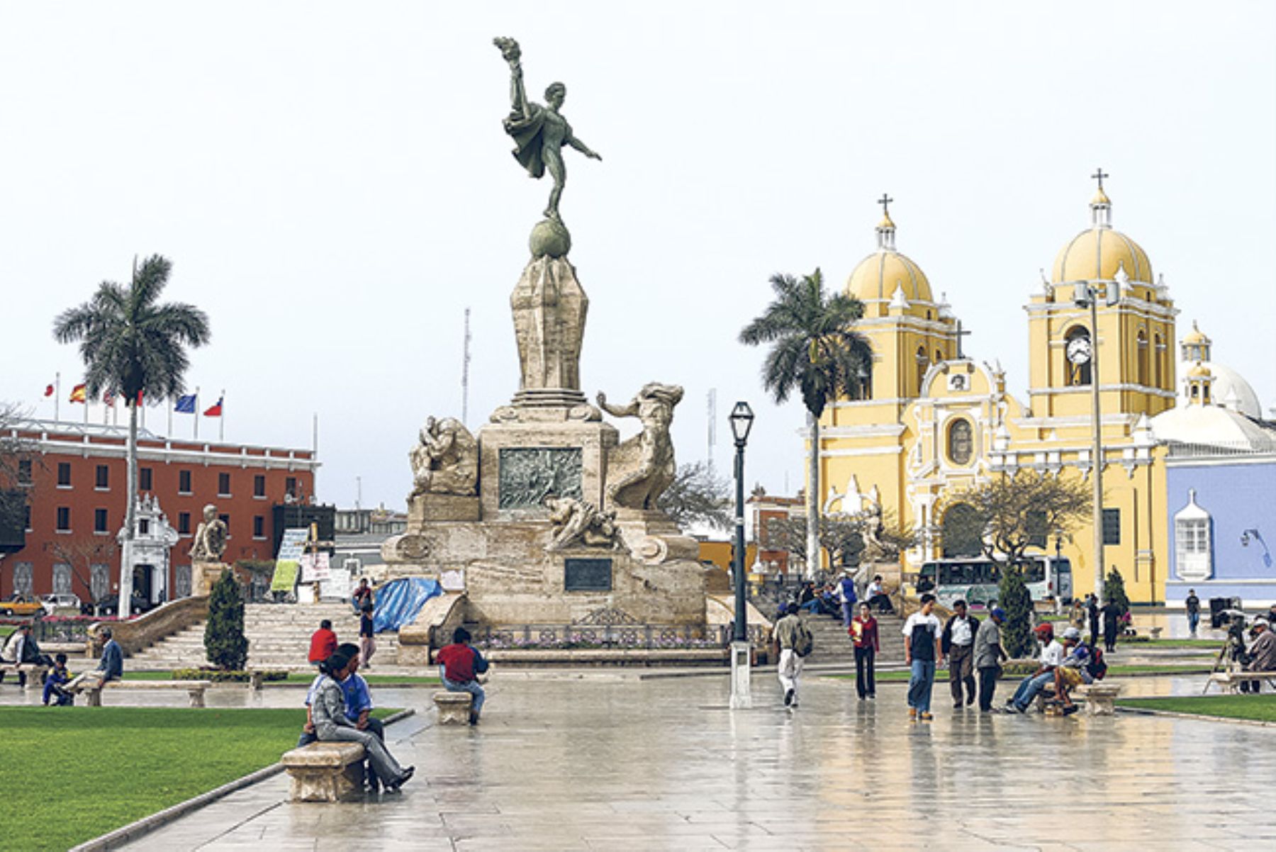 El monumento de La Libertad, estampa típica de la ciudad de Trujillo.