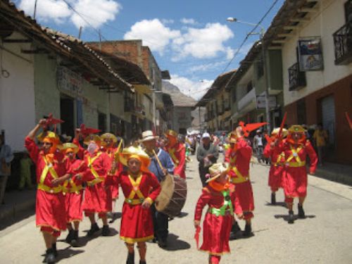 Declaran Patrimonio Cultural de la Nación a danza Los Pallos de Santiago de Chuco. Foto: ANDINA/Internet.