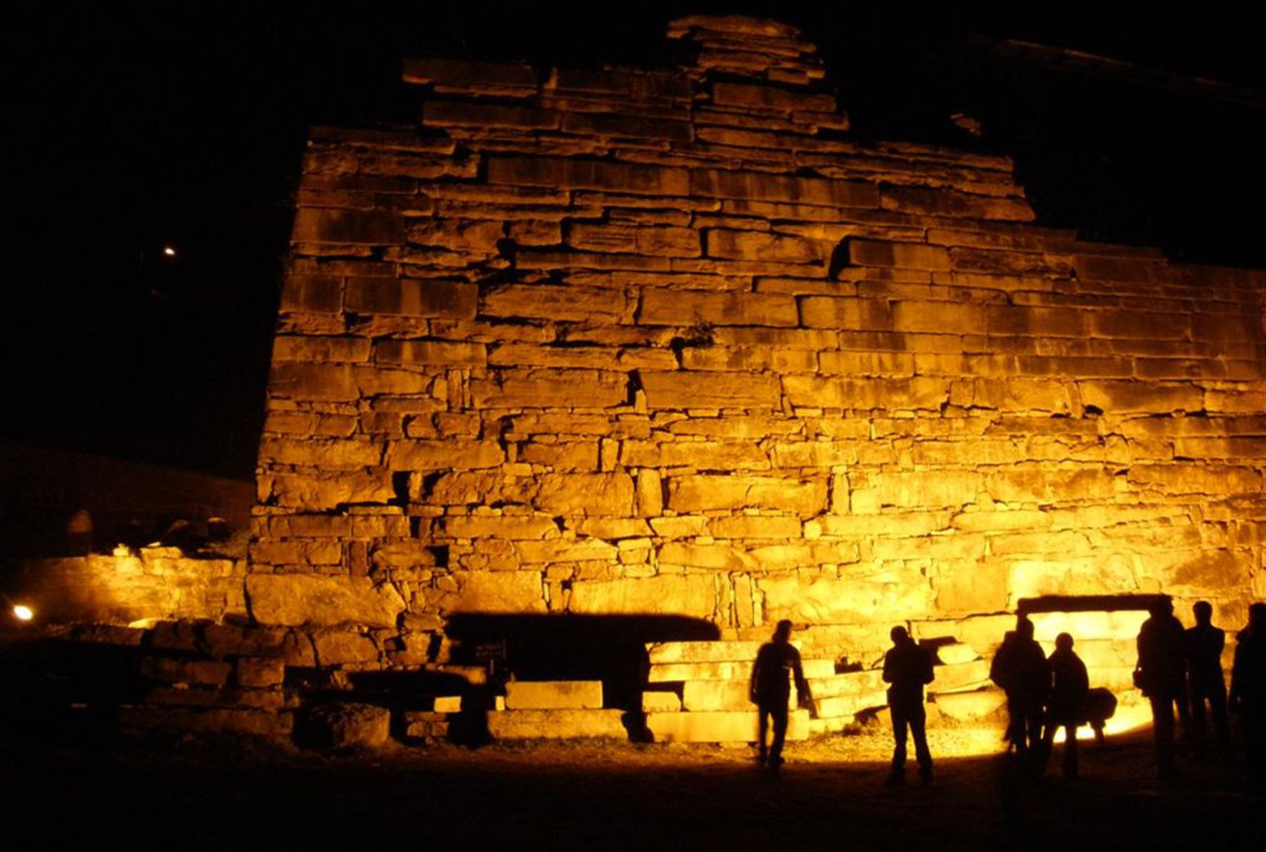 El complejo arqueológico Chavín es uno de los destinos  turísticos importantes de la región Áncash.