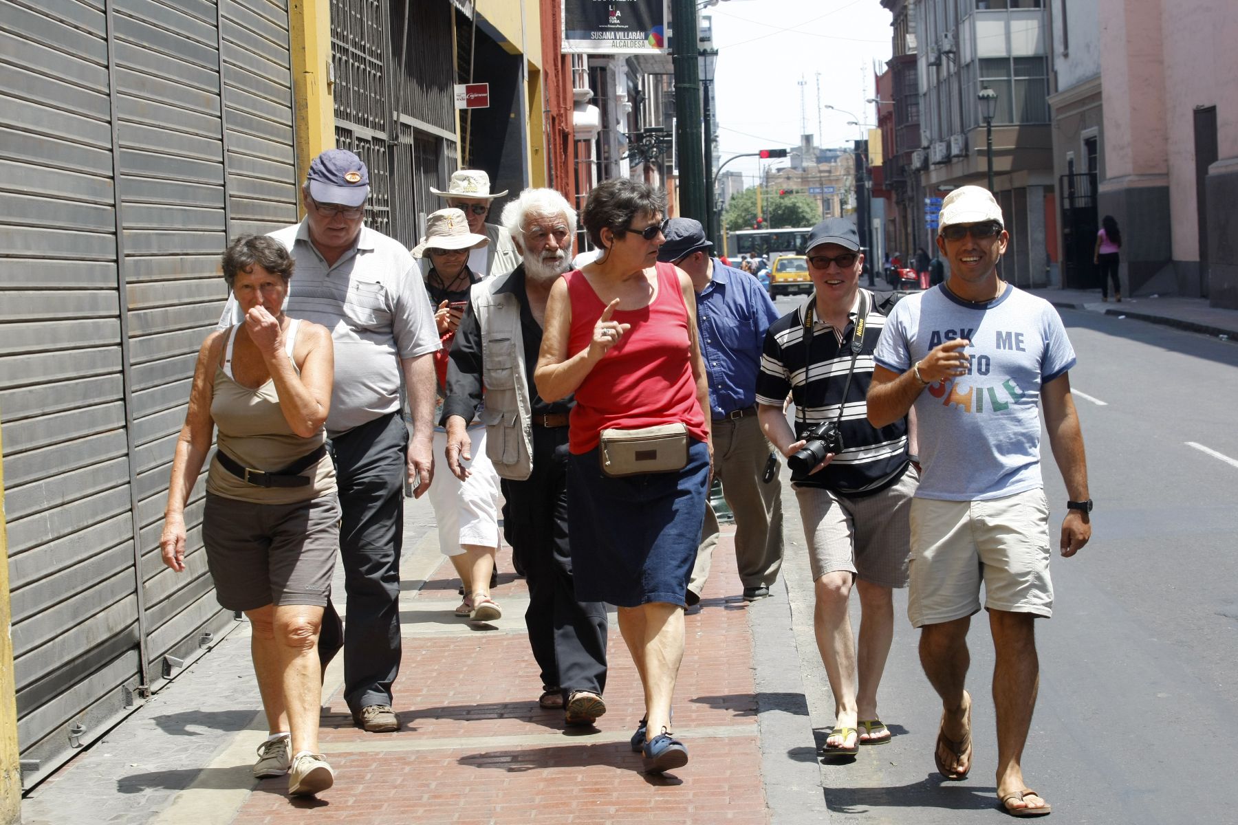 Tourists walking in downtown Lima Photo: ANDINA/Norman Córdova