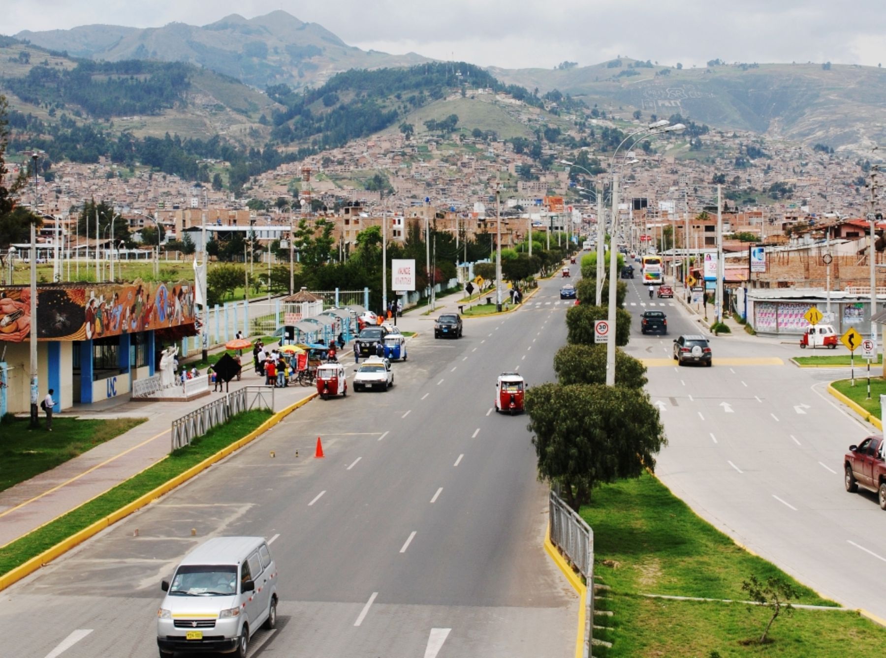 Nueva autopista en el distrito cajamarquino de Baños del Inca.