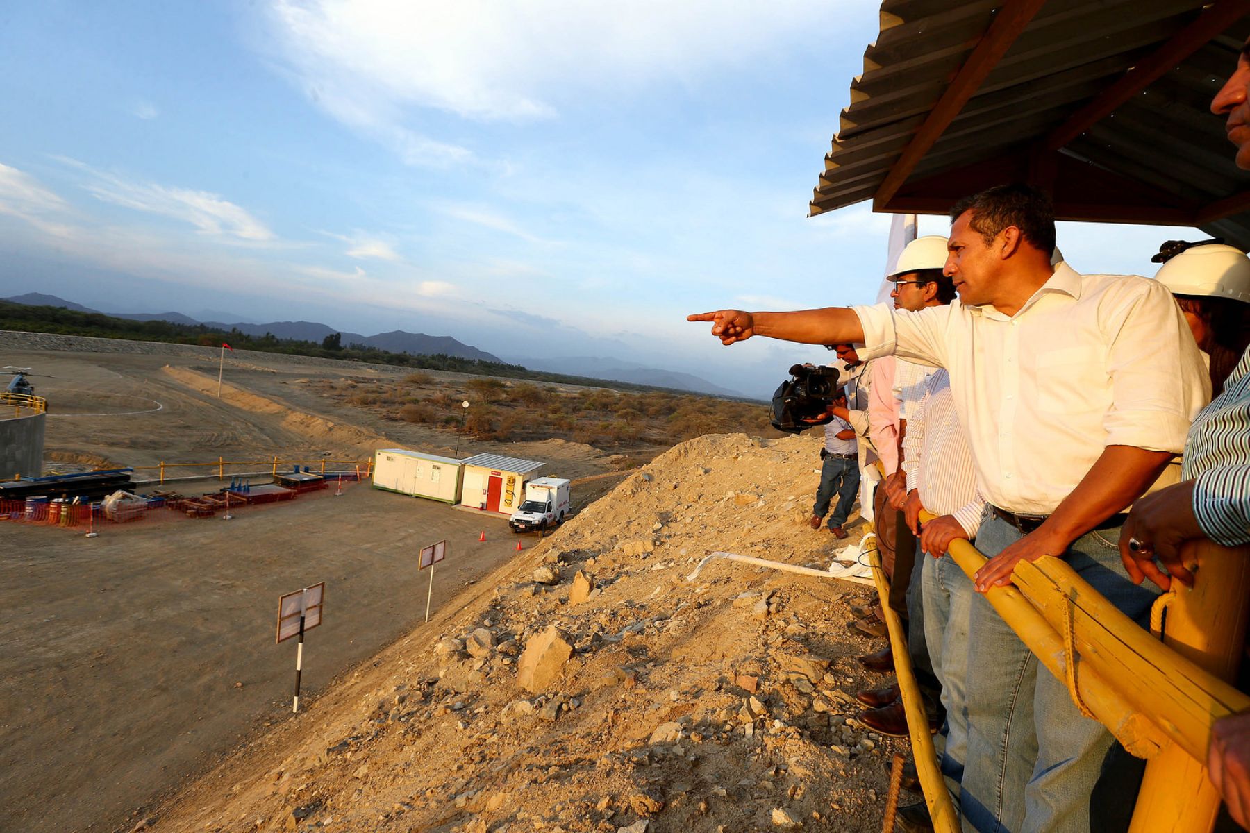 En la Bocatoma Miraflores el Jefe de Estado realizó un sobrevuelo de inspección y verificación del avance de obras de riego del “Proyecto de Irrigación Olmos"