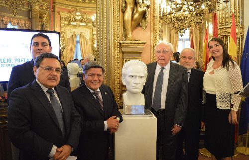 Busto de César Vallejo en la Casa de las Américas.