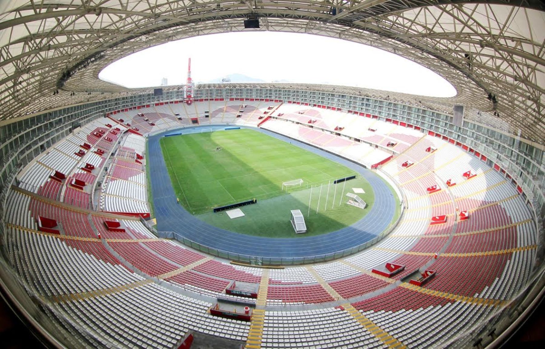 Lujosos palcos del Estadio Nacional serán subastados.