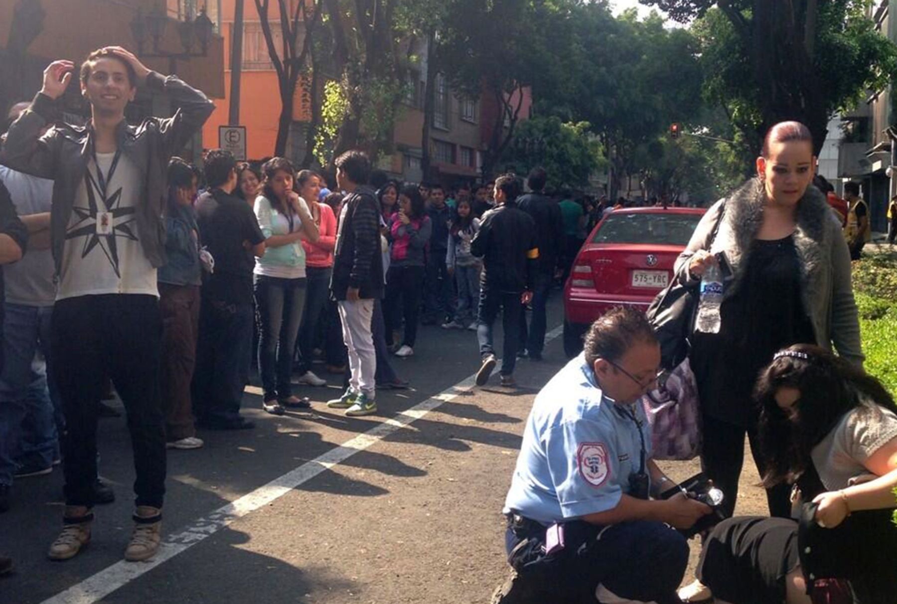 Terremoto de magnitud 7,4 sacude México y se activa alerta de tsunami