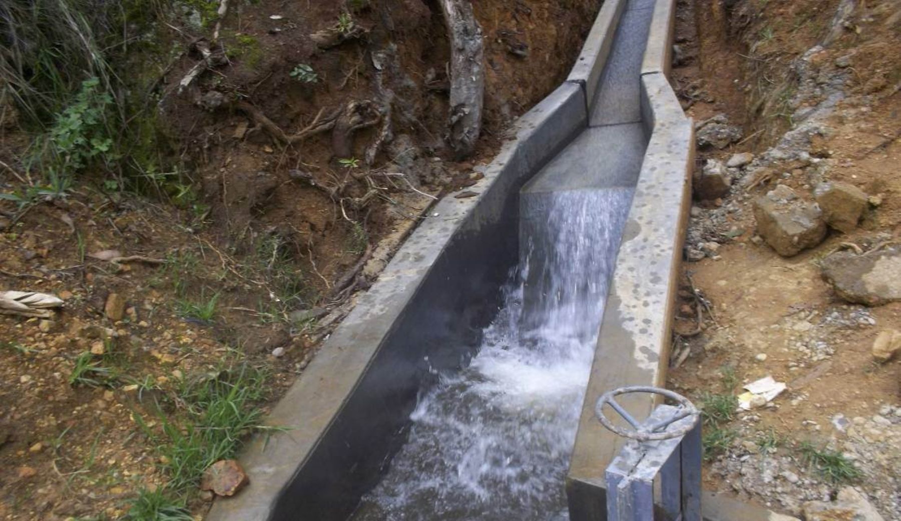 Nuevo canal llegará agua a 45 hectáreas en Huancayo