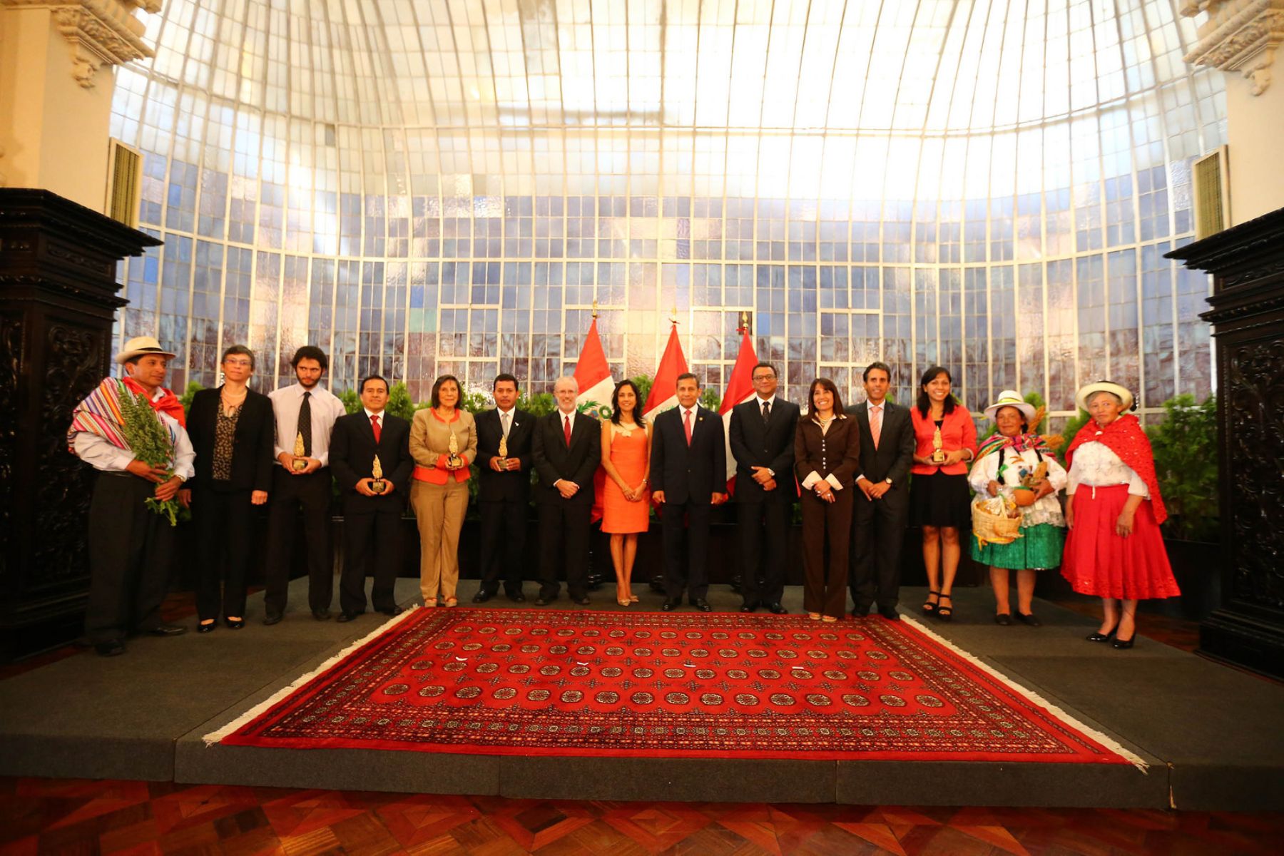 The award-giving ceremony of the International Contest on Quinoa Technological Innovation held at Lima’s Government Palace on Apr. 22.
