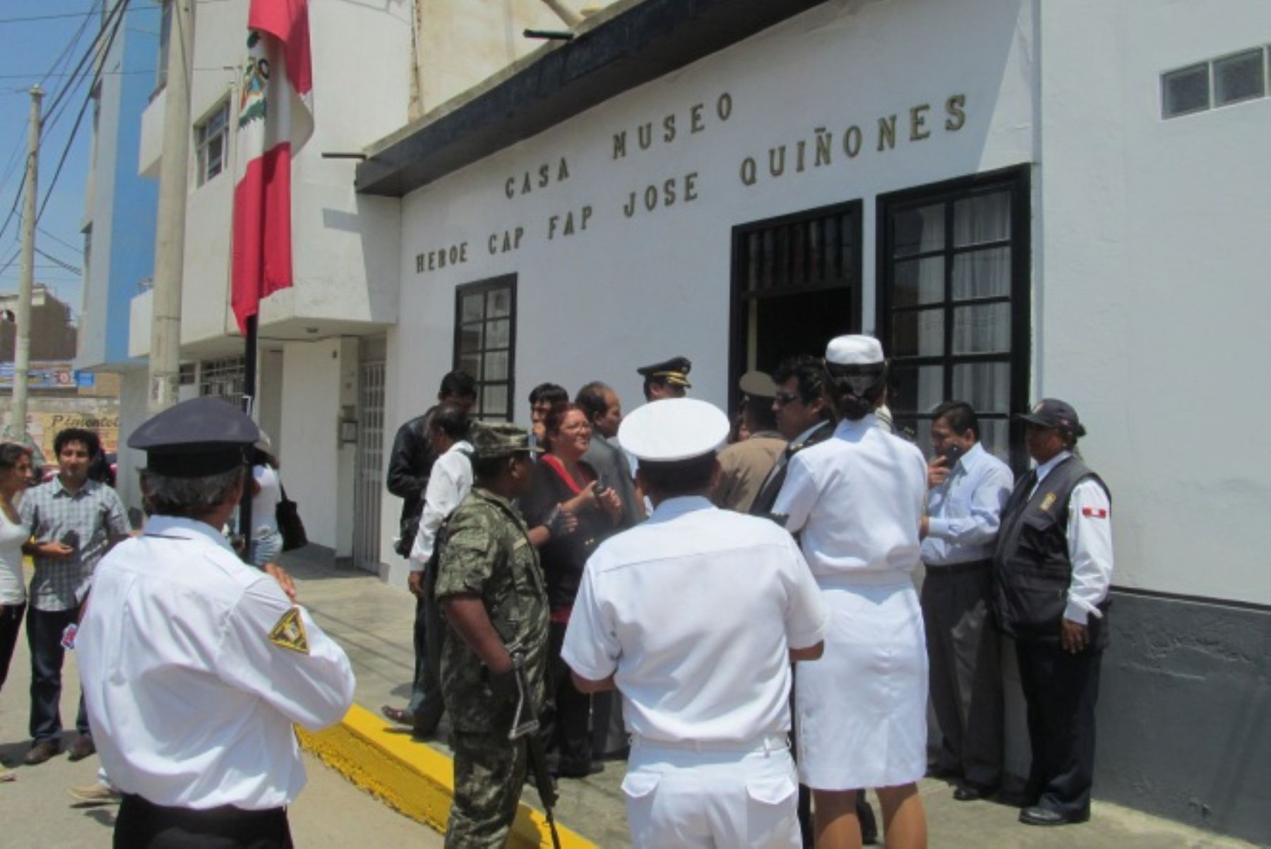 Autoridades civiles y militares de Lambayeque participaron en ceremonia de homenaje a Abelardo Quiñones en Casa Museo del héroe en Pimentel.