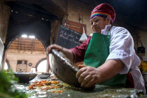 Las picanterías son los templos del sabor y del saber que sustentan la riqueza de la gastronomía regional peruana.  ANDINA/archivo