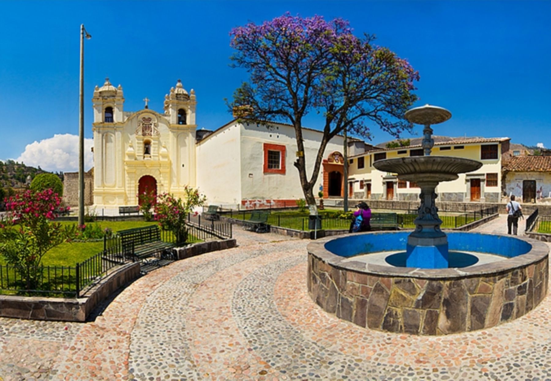 La ciudad de Ayacucho destaca por sus bellas iglesias, como el monasterio de Santa Teresa. ANDINA