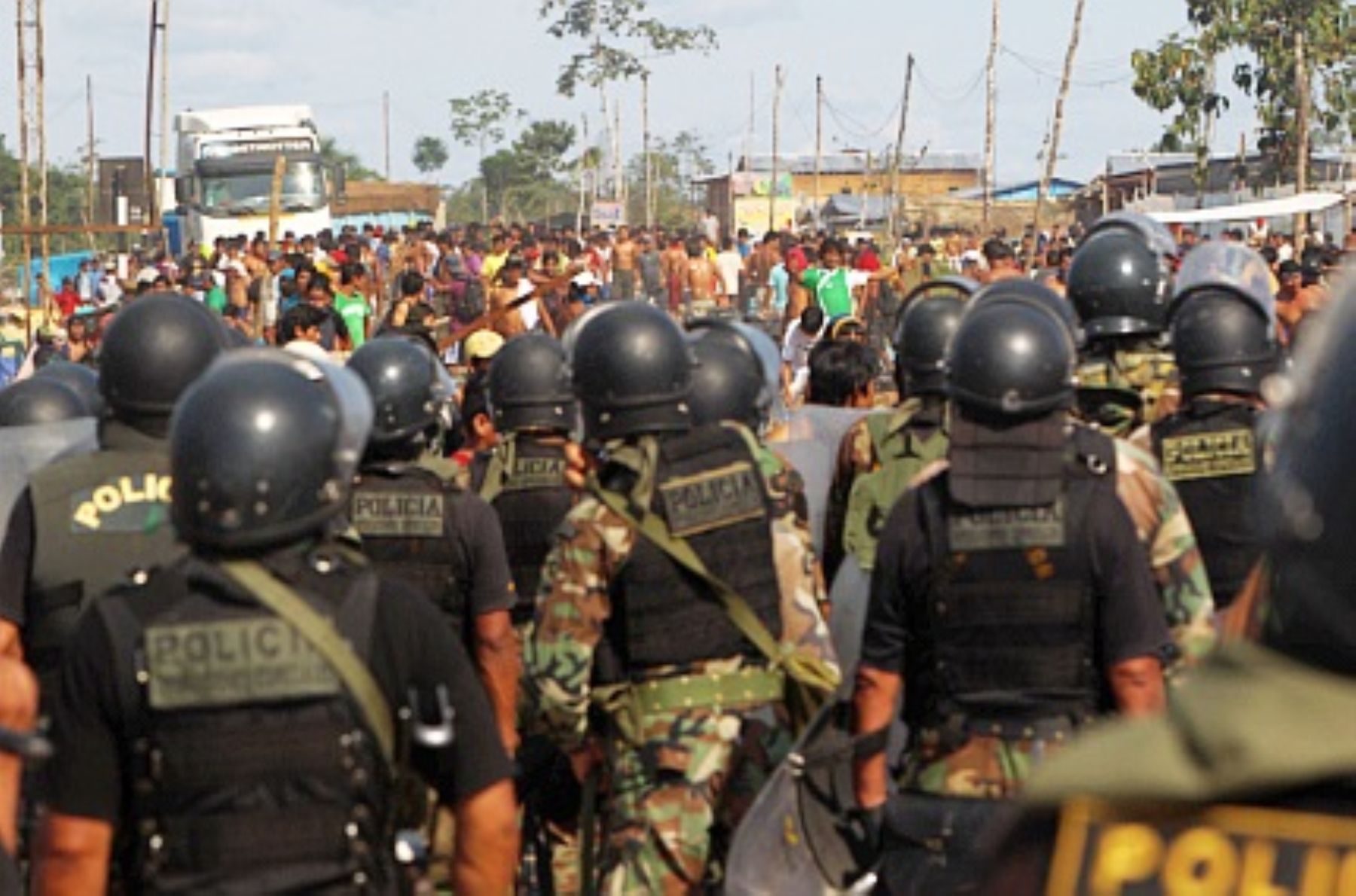 Policía Nacional realiza operativo para liberar la carretera Panamericana Sur en Ica, bloqueada por manifestantes. Foto:ANDINA./Archivo