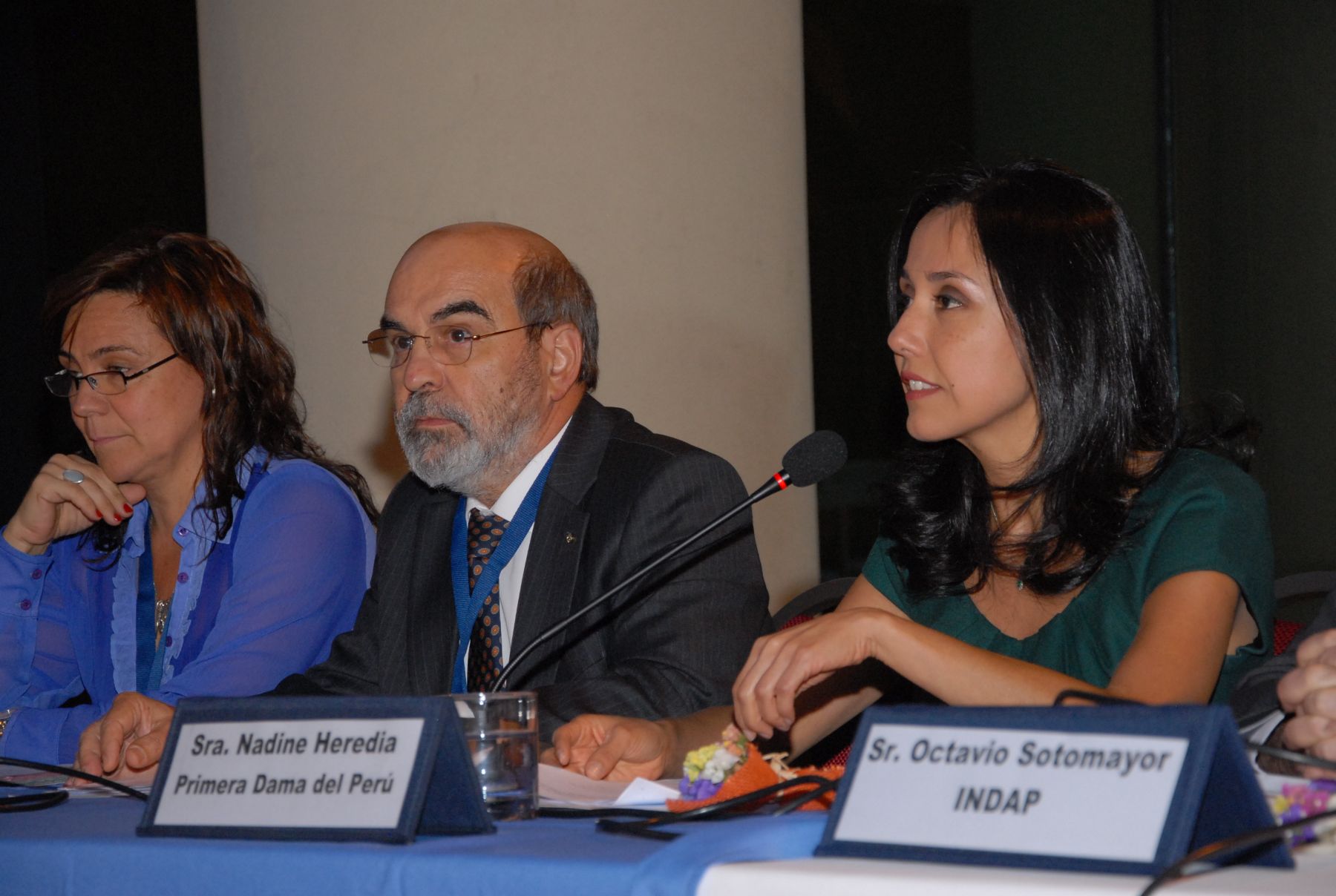 Primera Dama de Perú, Nadine Heredia,  participa en un panel paralelo a 33 Conferencia Regional de la FAO para América Latina y el Caribe, que se desarrolla en Chile. FAO/Difusión. ANDINA/Difusión