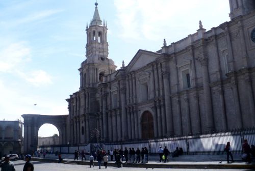 Arquidiócesis de Arequipa dispuso horarios especiales para misas por referéndum. ANDINA/Rocío Méndez