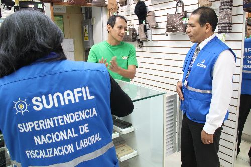 Inspectores de Sunafil verifican el pago de CTS.