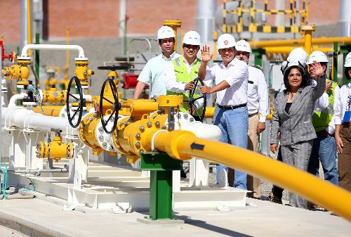 La construcción de este Gasoducto Regional en Ica demandó una inversión de USD 345 millones y generó más de 2500 puestos de trabajo. En el primer año de la puesta en operación comercial del sistema de distribución de gas natural se estima llegar a más de 31,000 hogares. Actualmente, 15 mil familias ya disfrutan del ahorro en el uso de un combustible seguro.