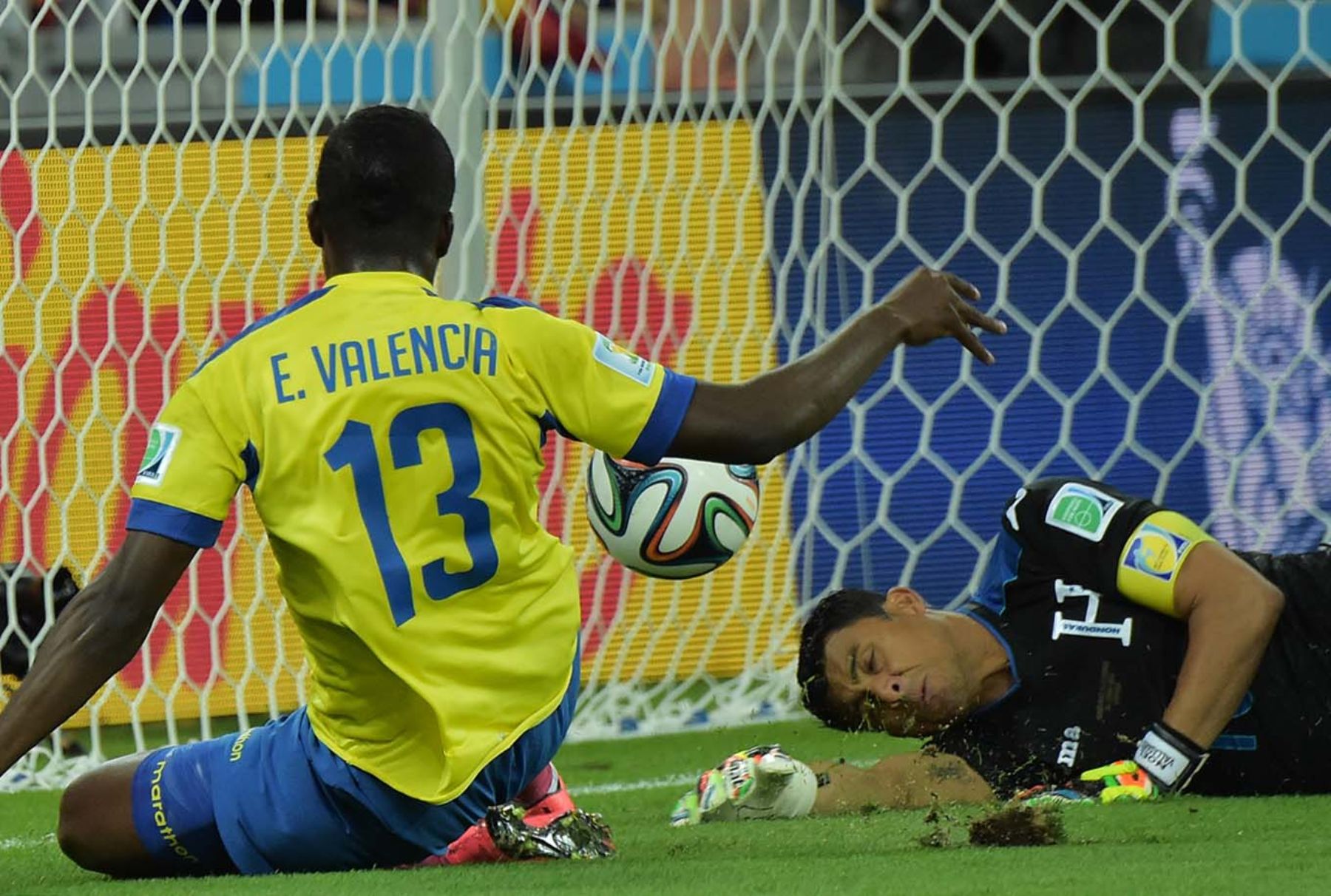 Honduras y Ecuador empatan a un gol en duelo de descarte por el grupo E