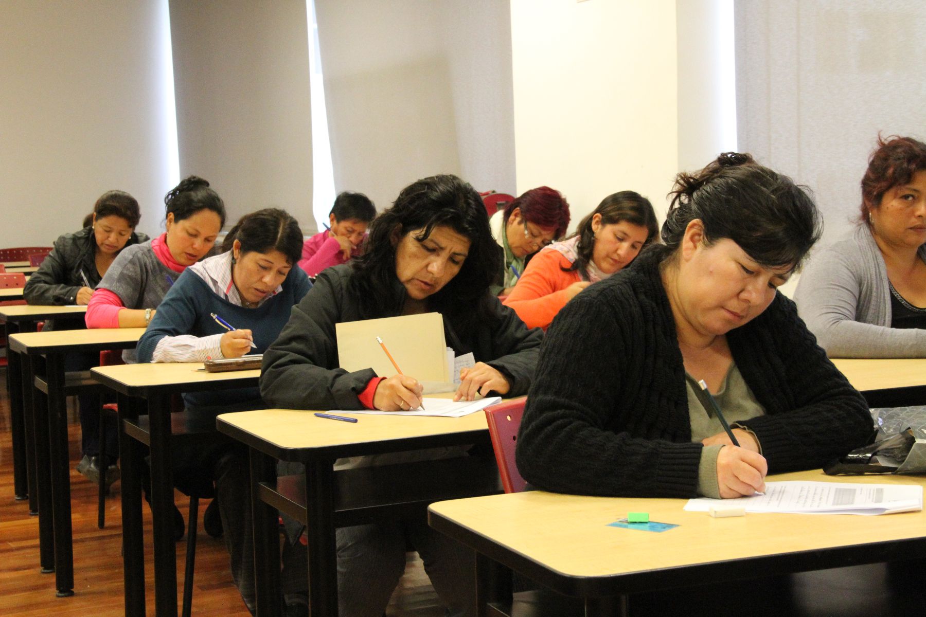 Docentes rendirán examen de ascenso este domingo. Foto: Archivo Andina.