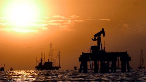 Producción petrolera en el mar. Foto: AFP