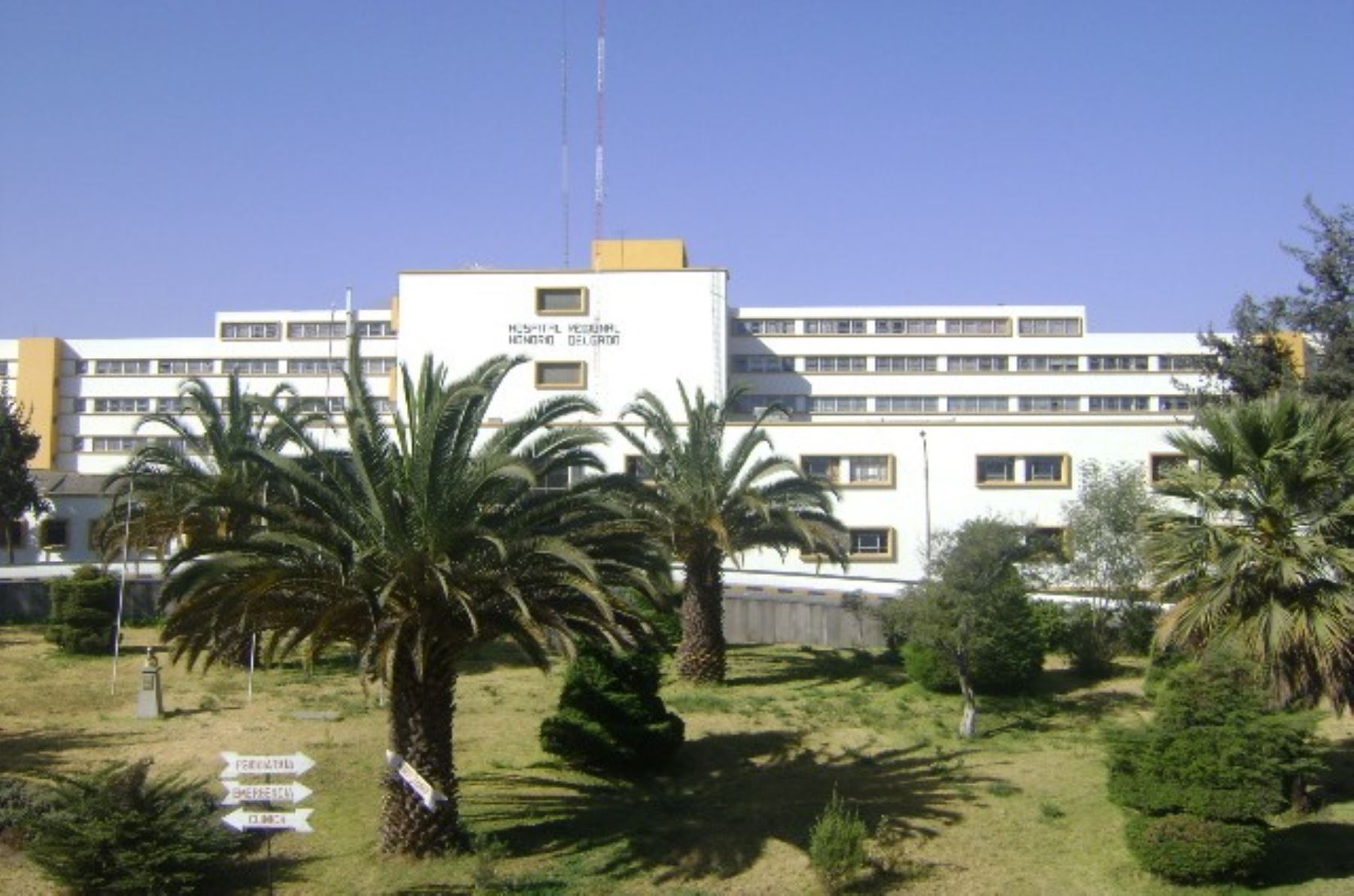 Son cuatro los pasajeros heridos en el accidente vehicular ocurrido esta mañana en el distrito de Vítor, en el departamento de Arequipa, quienes reciben atención en el hospital regional Honorio Delgado, informó la Gerencia Regional de Salud. INTERNET/Medios