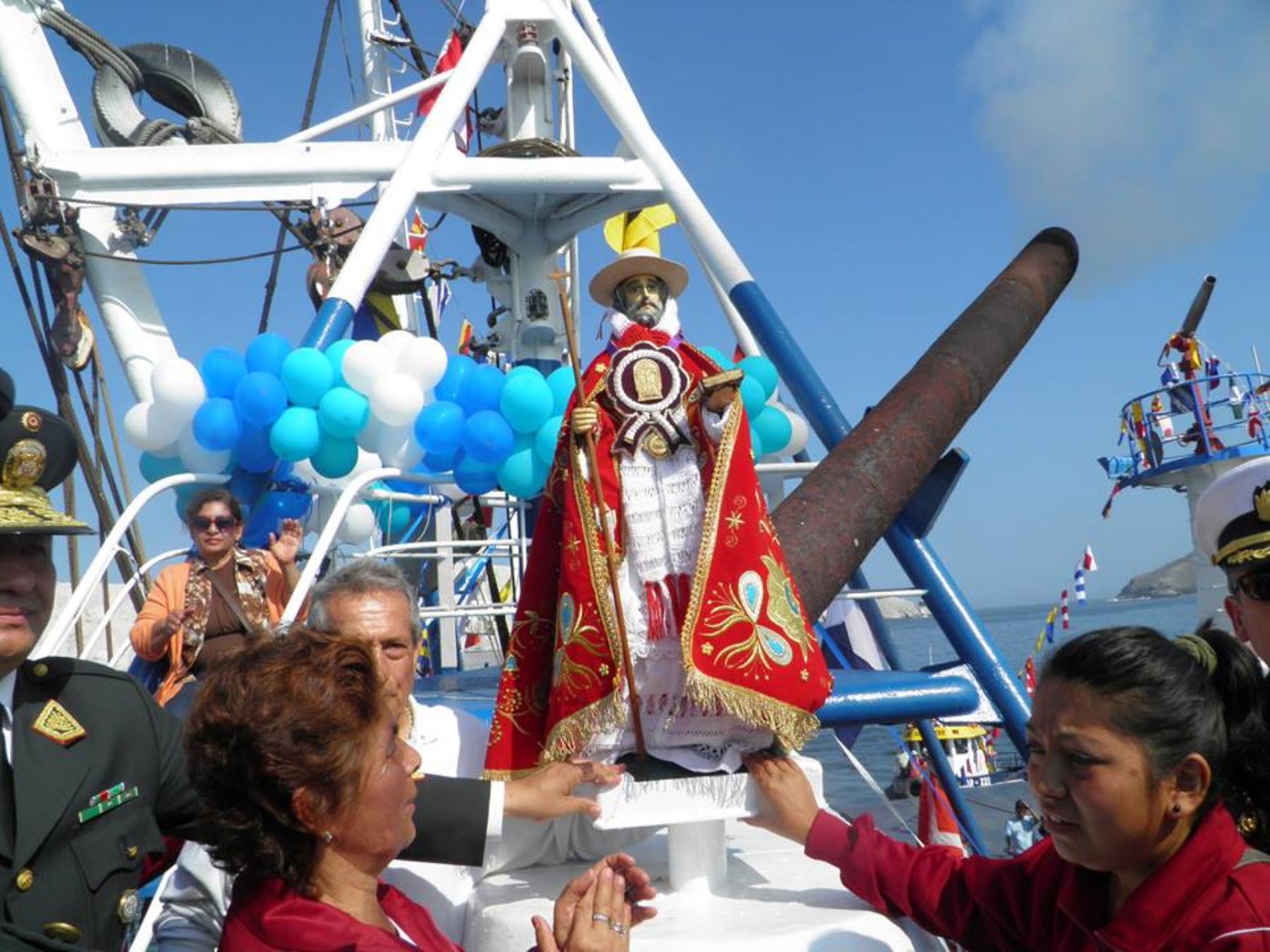 Cientos de fieles chimbotanos celebran la tradicional fiesta de “San Pedrito”