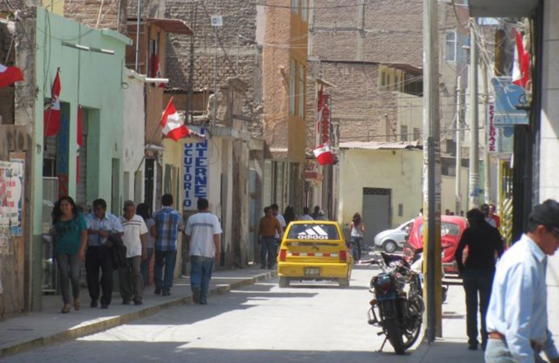 La población de Chiclayo empieza a embanderar sus viviendas por Fiestas Patrias.