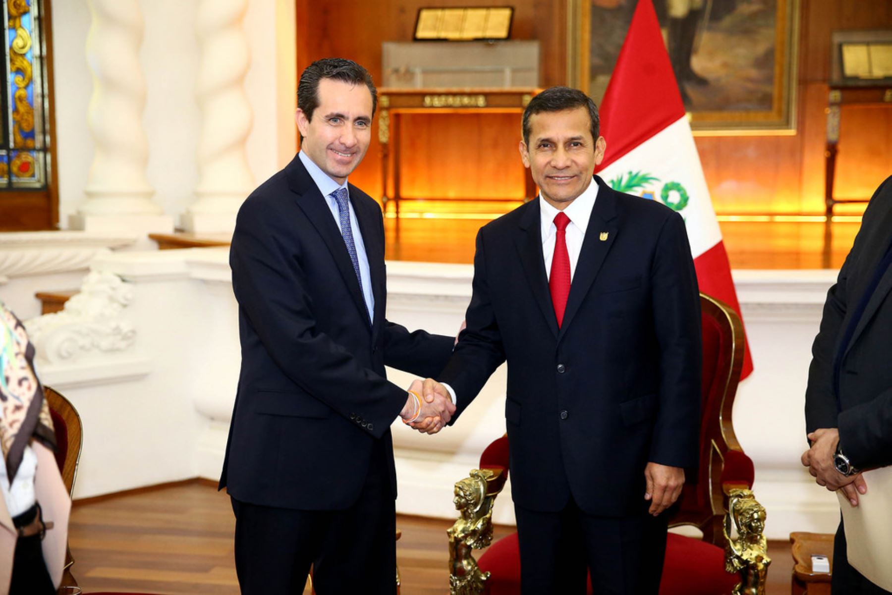 Peruvian President Ollanta Humala and World Bank Vice President of Latin America and the Caribbean, Jorge Familiar. Presidency