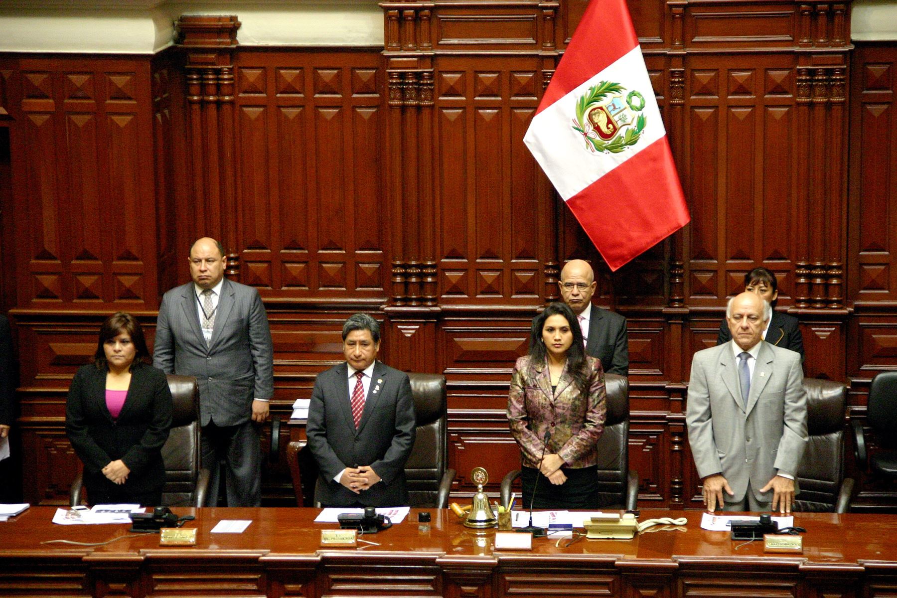 Se instala la nueva legislatura ordinaria para el periodo anual de sesiones 2014-2015, cuya mesa directiva es encabezada por Ana María Solórzano. Difusión