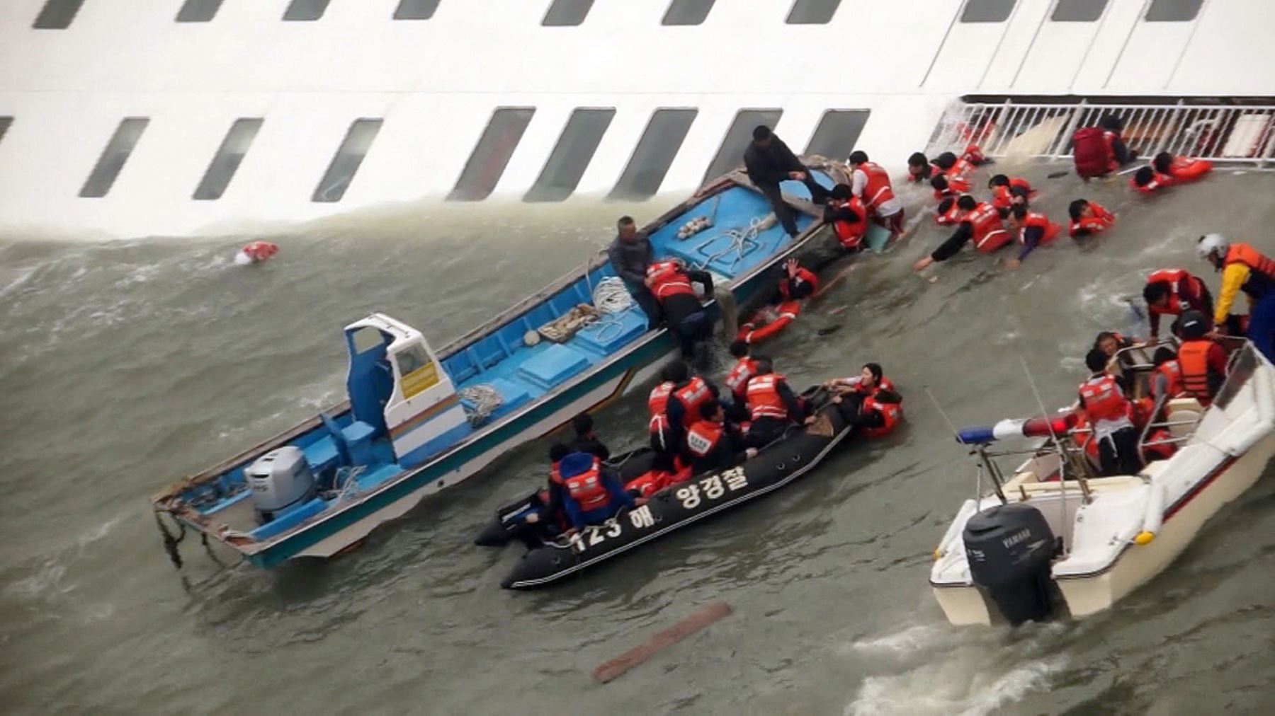 Declaran estudiantes sobrevivientes del "ferry" surcoreano Sewol. Foto: Internet/Medios.