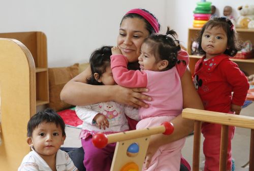 Cuna Mas Educación Inicial Niños Profesoras Atención Cuidado