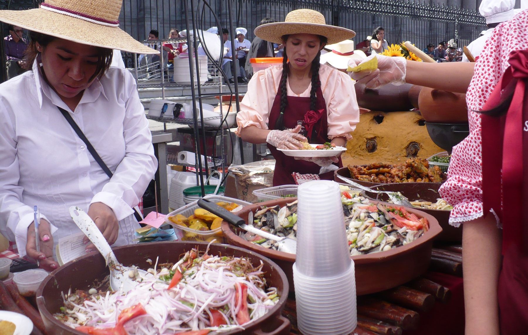 Arequipeños participan del Segundo Festival de la Chicha.