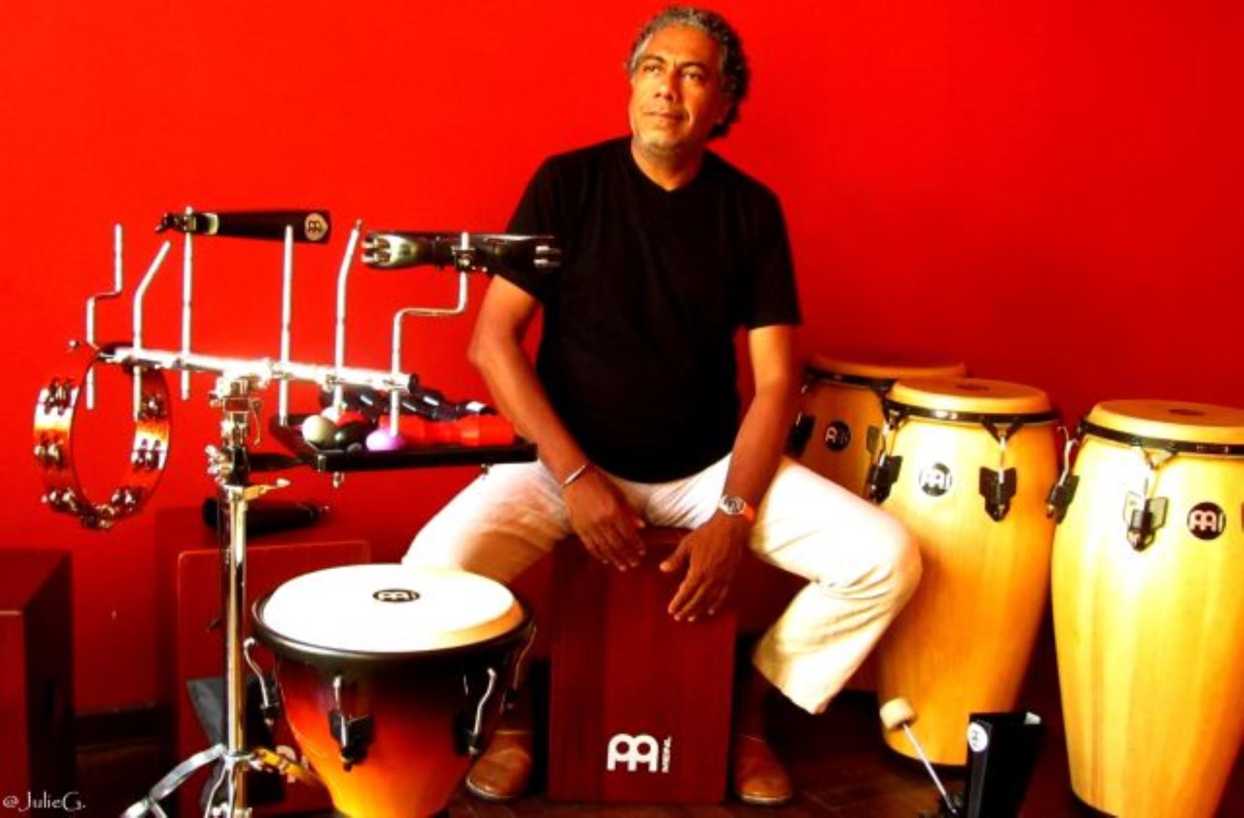 Rafael Santa Cruz.