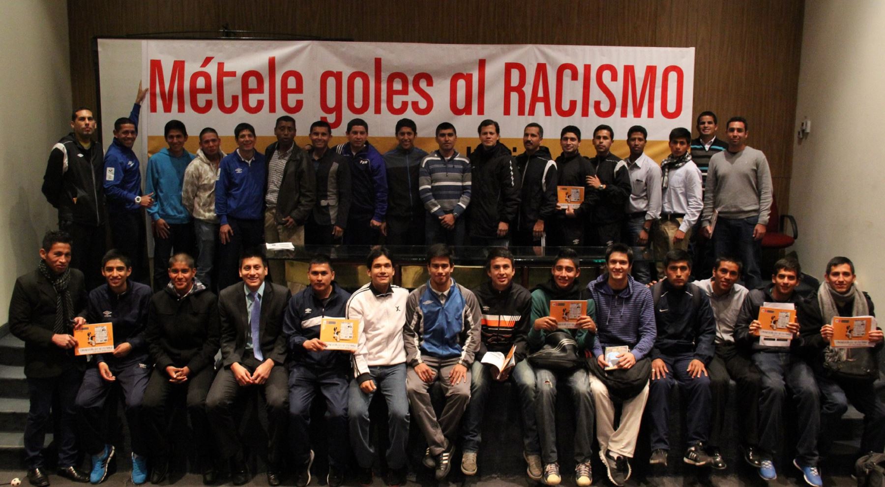 Árbitros capacitados para luchar contra el racismo en el fútbol