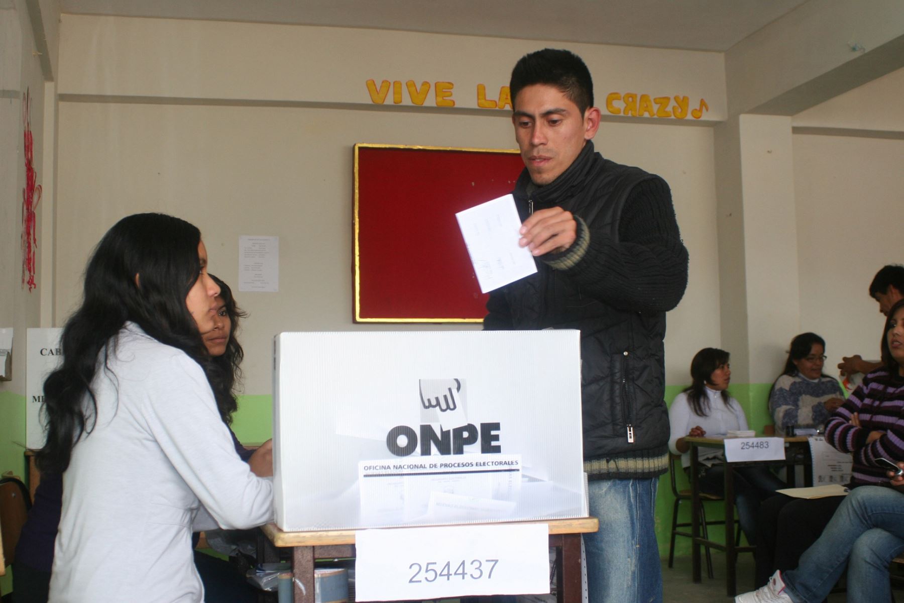En la jurisdicción de la ODPE Arequipa están habilitados para sufragar un total de 18,484 jóvenes que participarán por primera vez de unas elecciones. Foto: ANDINA/difusión.