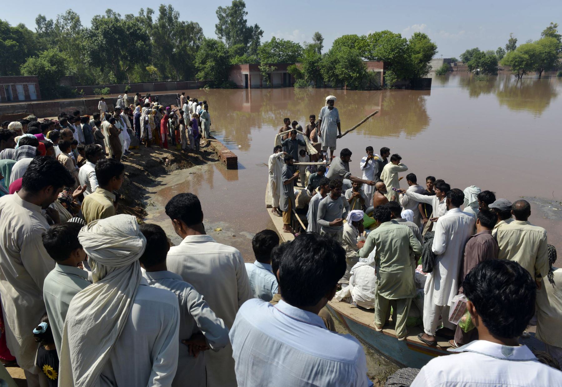 Más De 300 Muertos En Pakistán E India A Causa De Lluvias Monzónicas