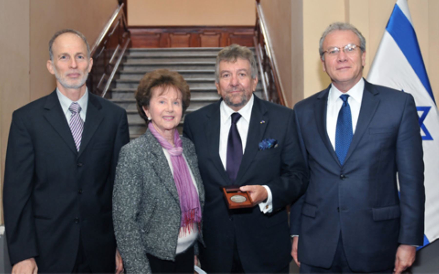 Homenaje póstumo a embajador José María Barreto Bustíos, quien salvó a muchos judíos de la persecución nazi.