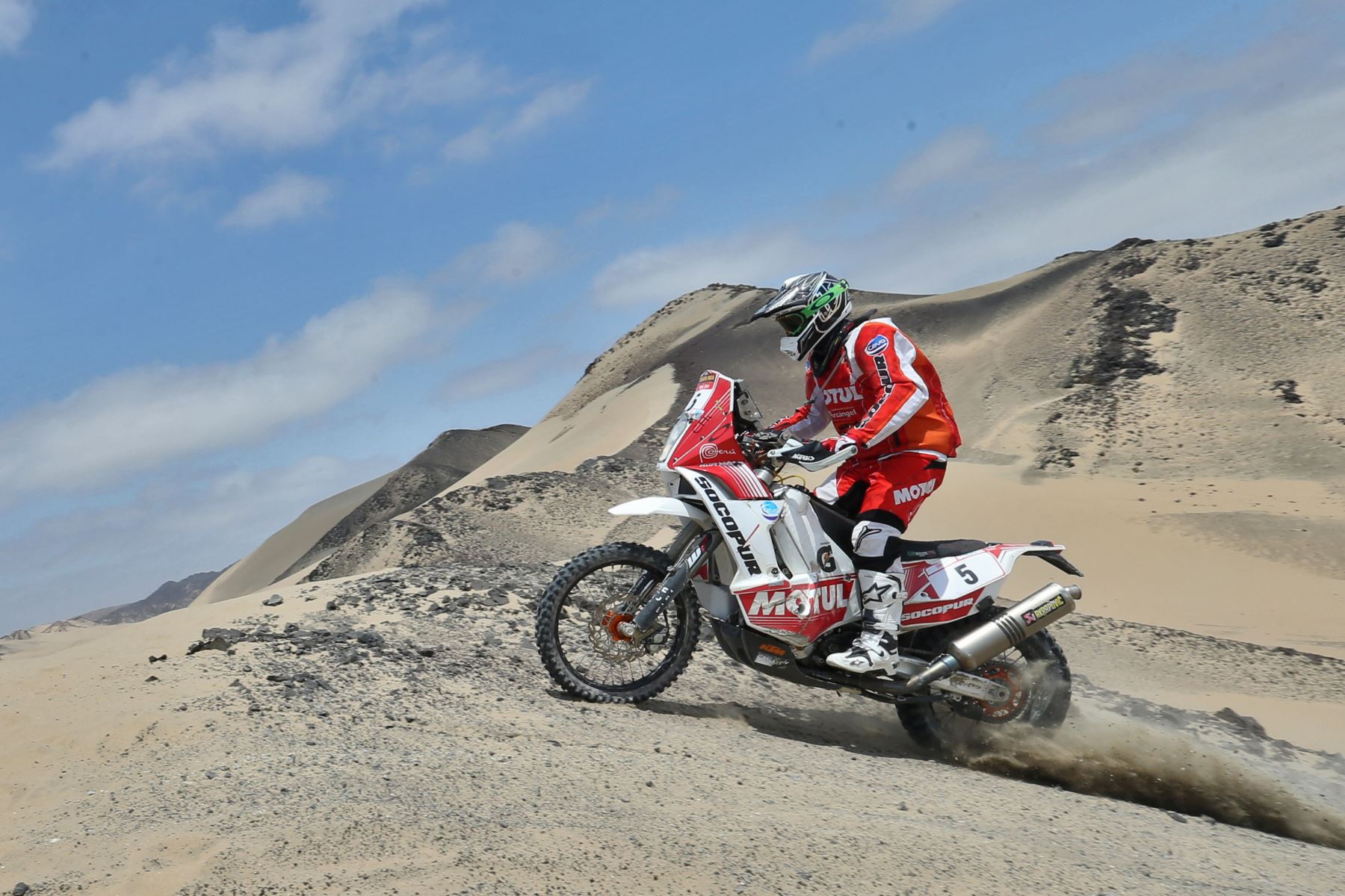 PARACAS,PERÚ-SETIEMBRE 12.El Peruano Felipe Rios de la categoría motos se adjudicó el tercer puesto de la 1era etapa del Dakar Series " Desafío Inca 2014" en la dunas de Paracas.Foto: ANDINA/archivo.