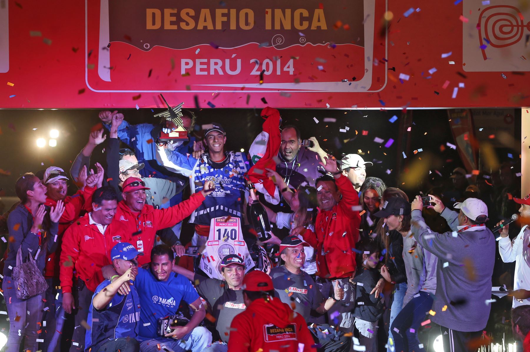 PARACAS,PERÚ-SETIEMBRE 14.Premiación a Alonso Elías ganador del Dakar series "Desafío Inca 2014" en la categoria cuatrimoto.Foto: ANDINA/archivo.