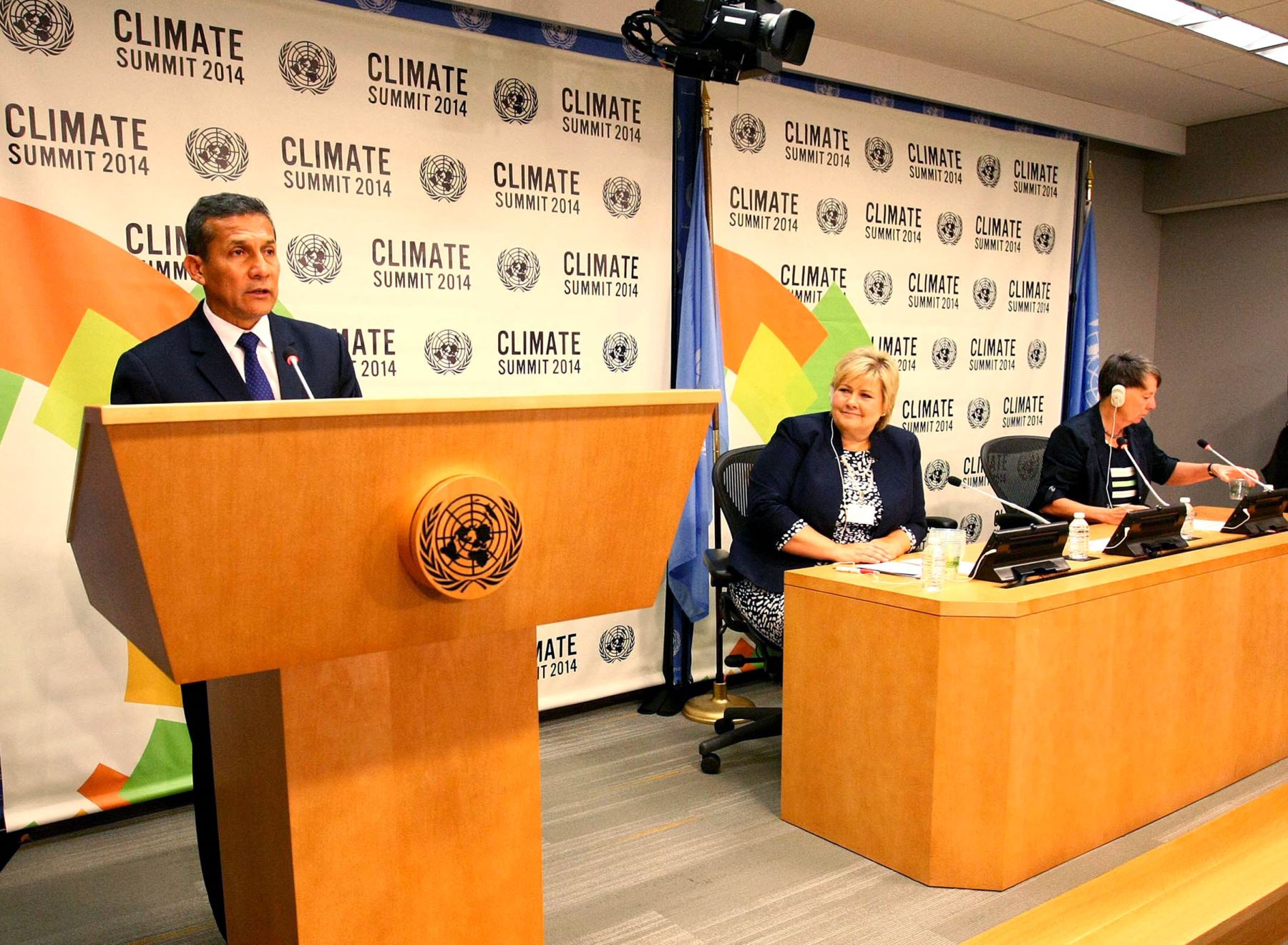 NUEVA YORK EE UU, SETIEMBRE 23. Acuerdo de cooperación entre Perú y Noruega para recuperación de bosques se firmó en Nueva York con presencia del presidente Ollanta Humala. ANDINA/Prensa Presidencia