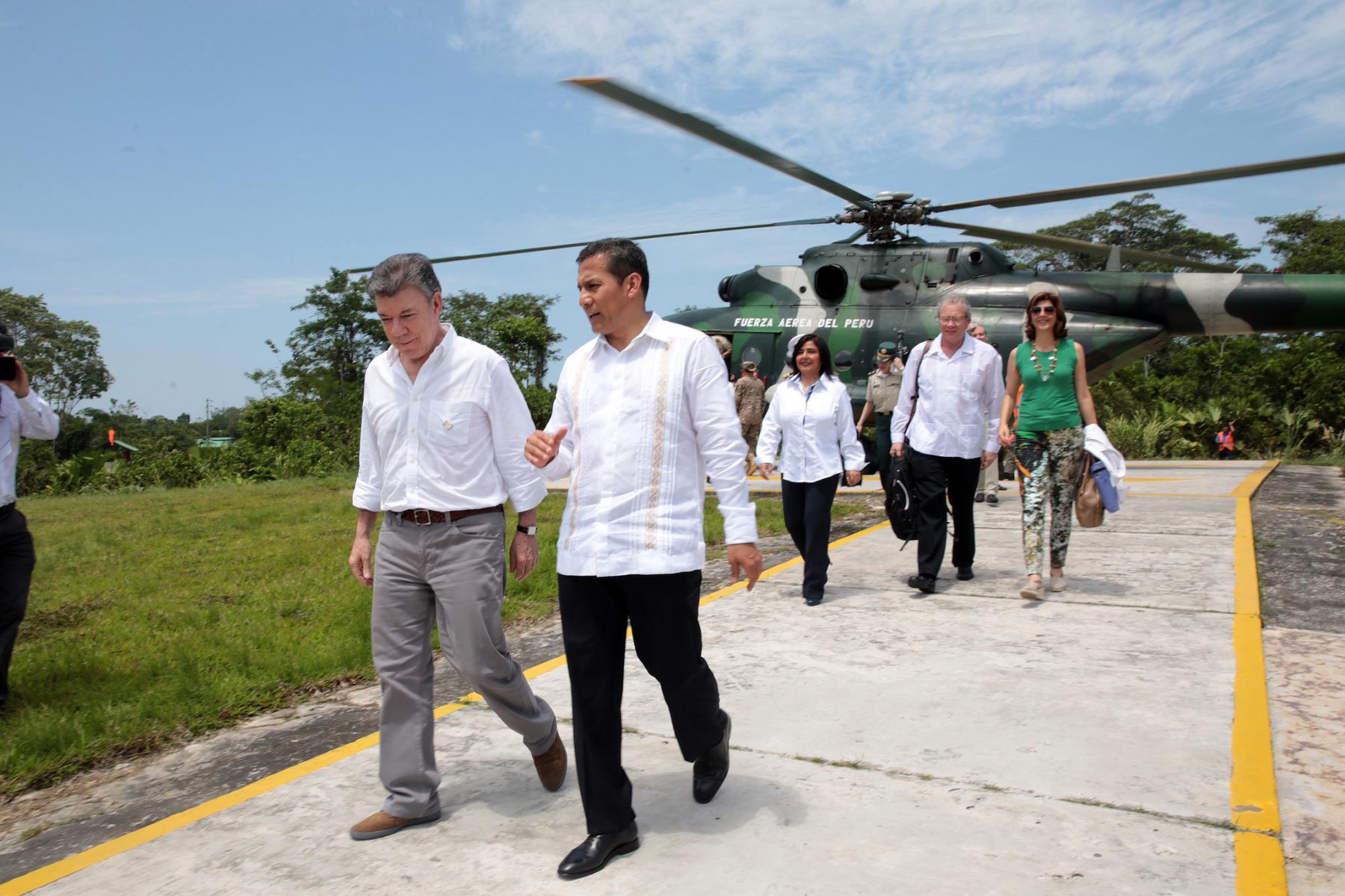 IQUITOS,PERÚ-SETIEMBRE 30. Llegada de los presidentes Ollanta Humala y Juan Manuel Santos a la Base Naval de Iquitos para encabezar Encuentro Presidencial y I Gabinete Binacional Perú-ColombiaFoto: ANDINA/Prensa Presidencia